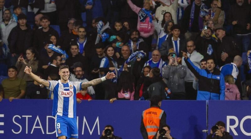 Roberto Fernández: Penyerang Espanyol Dengan Awal Musim Spektakuler