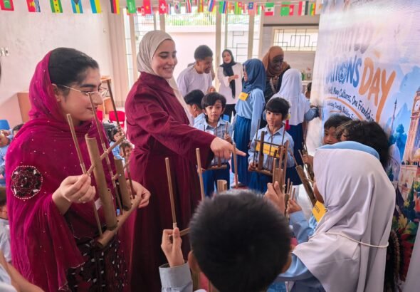 Mahasiswa Internasional USK Tampilkan Budaya di UN Day